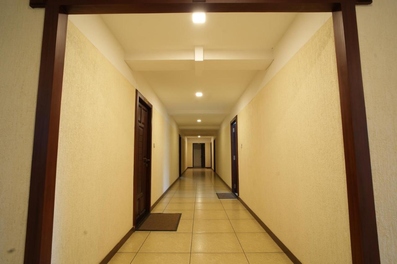 K V Suites Kochi Zewnętrze zdjęcie