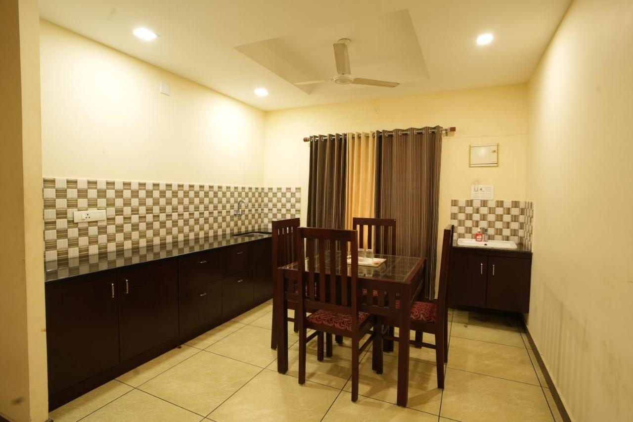 K V Suites Kochi Zewnętrze zdjęcie