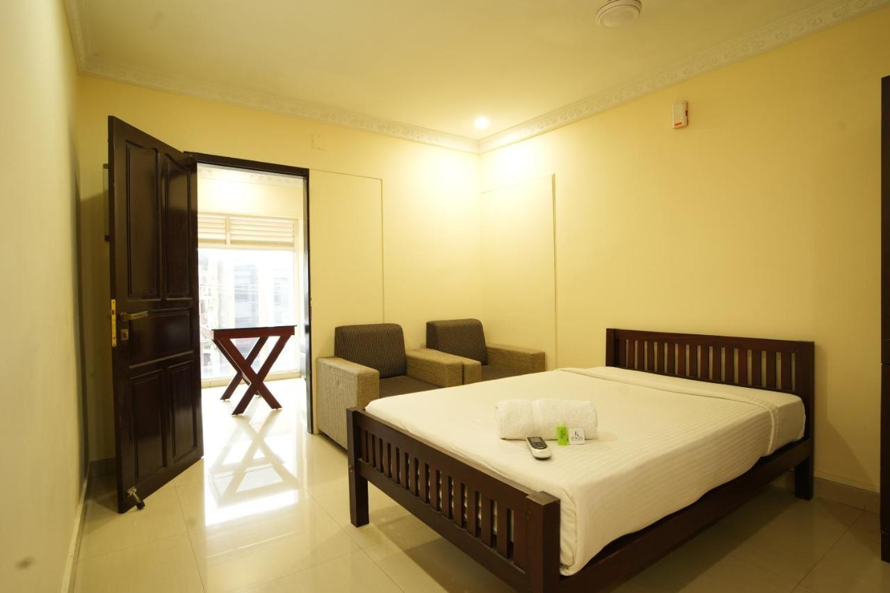 K V Suites Kochi Zewnętrze zdjęcie