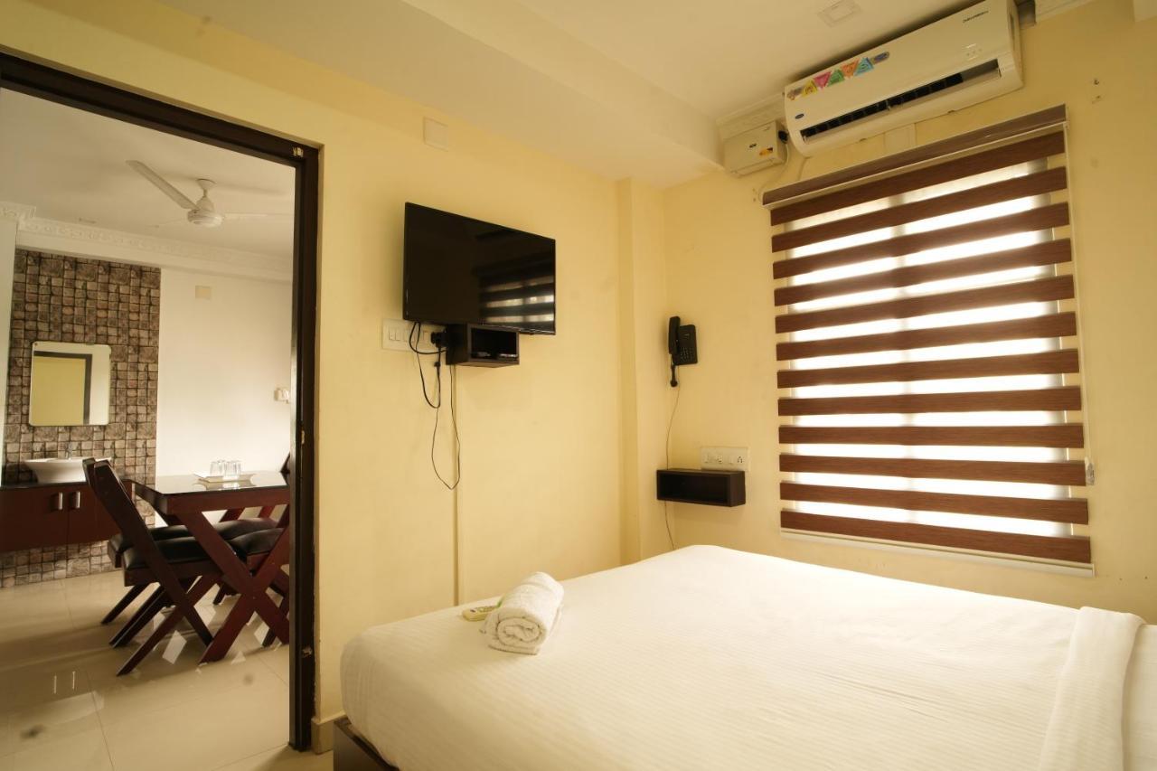 K V Suites Kochi Zewnętrze zdjęcie