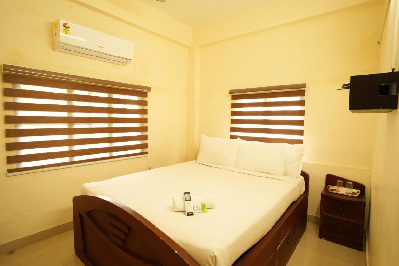 K V Suites Kochi Zewnętrze zdjęcie