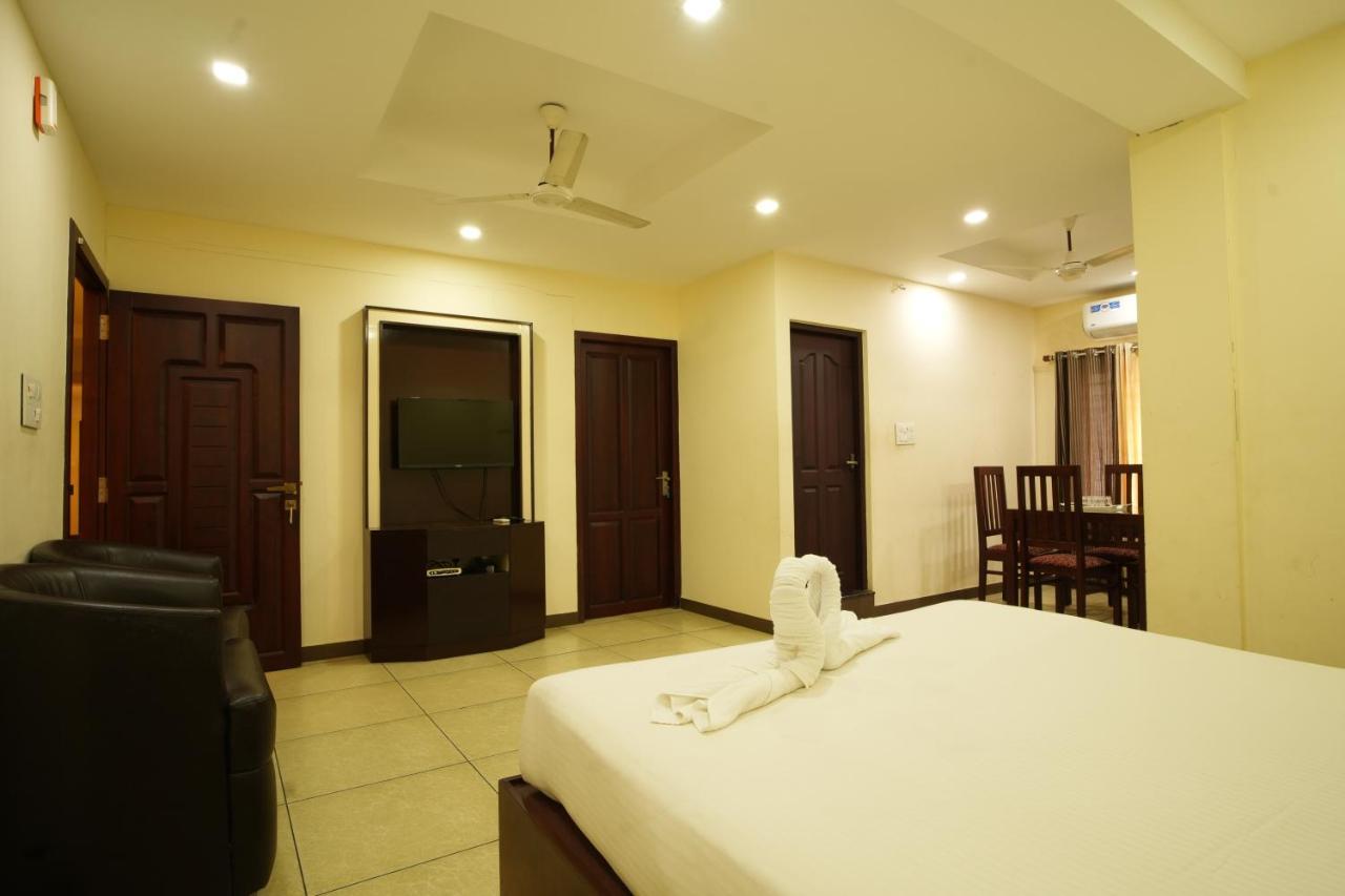 K V Suites Kochi Zewnętrze zdjęcie