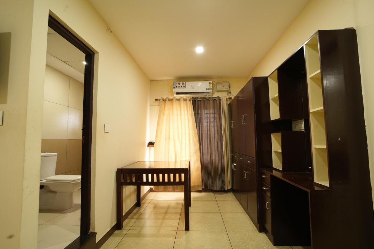 K V Suites Kochi Zewnętrze zdjęcie