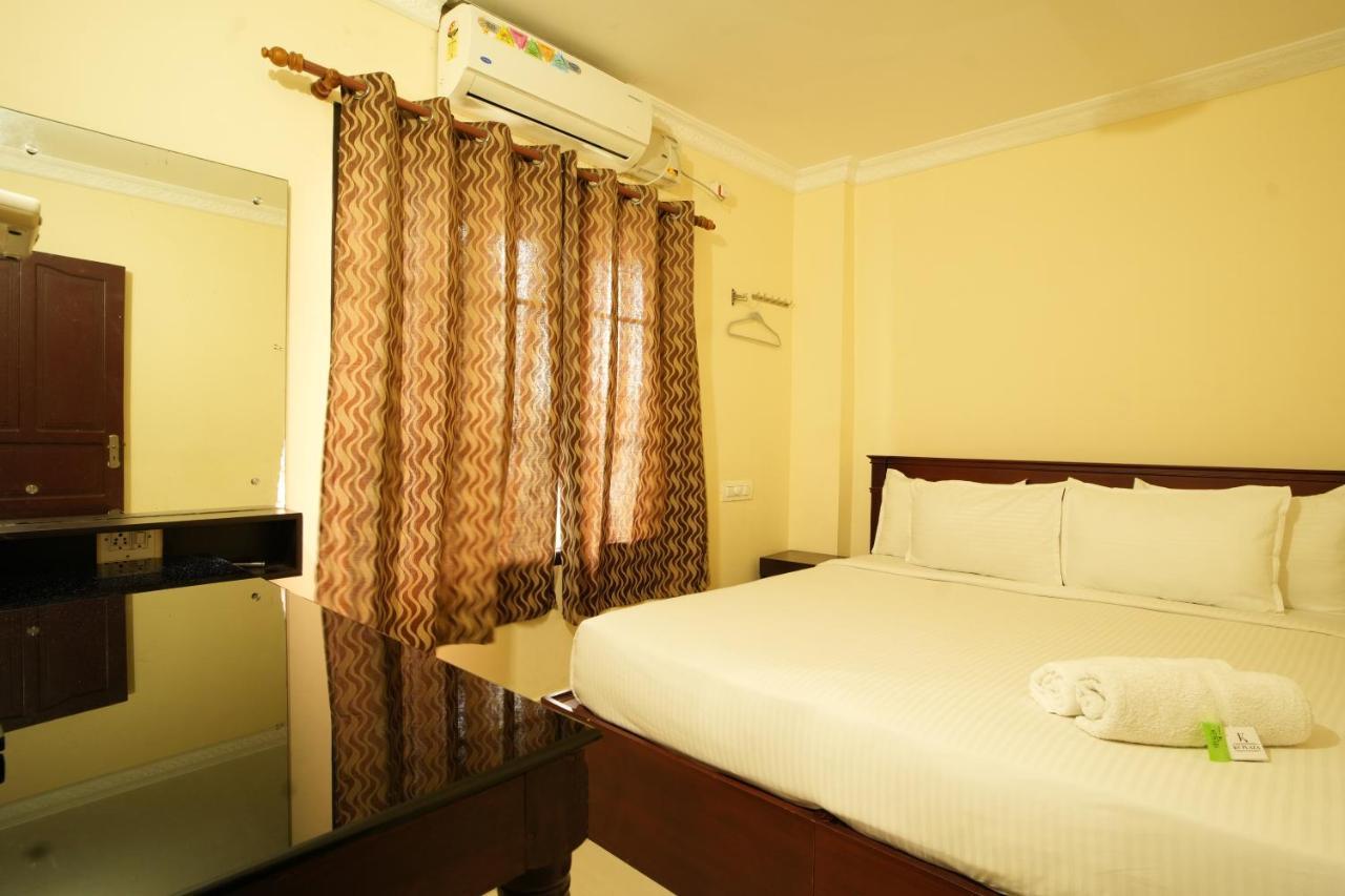 K V Suites Kochi Zewnętrze zdjęcie