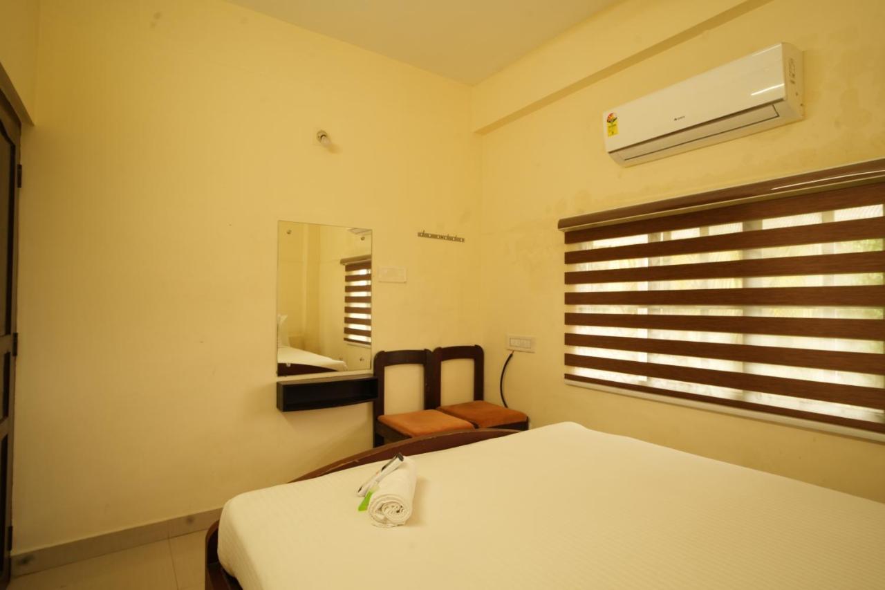 K V Suites Kochi Zewnętrze zdjęcie