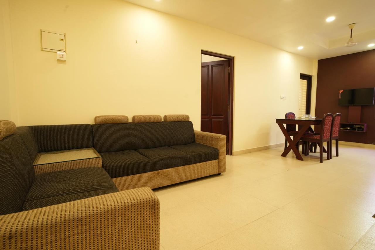 K V Suites Kochi Zewnętrze zdjęcie
