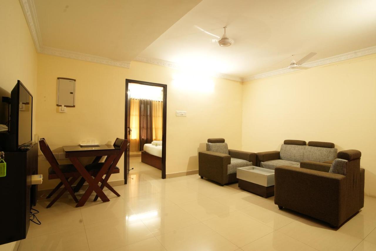 K V Suites Kochi Zewnętrze zdjęcie