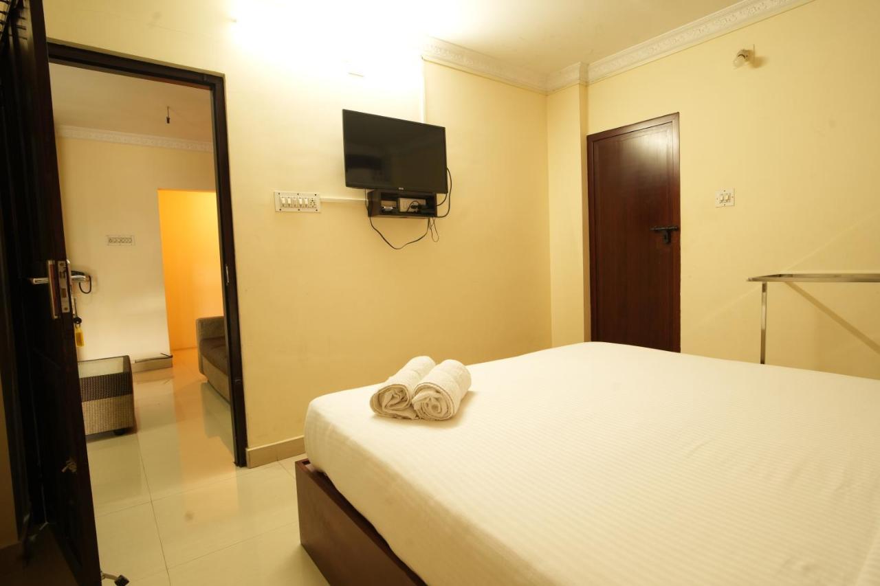 K V Suites Kochi Zewnętrze zdjęcie