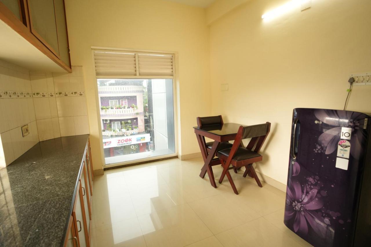 K V Suites Kochi Zewnętrze zdjęcie