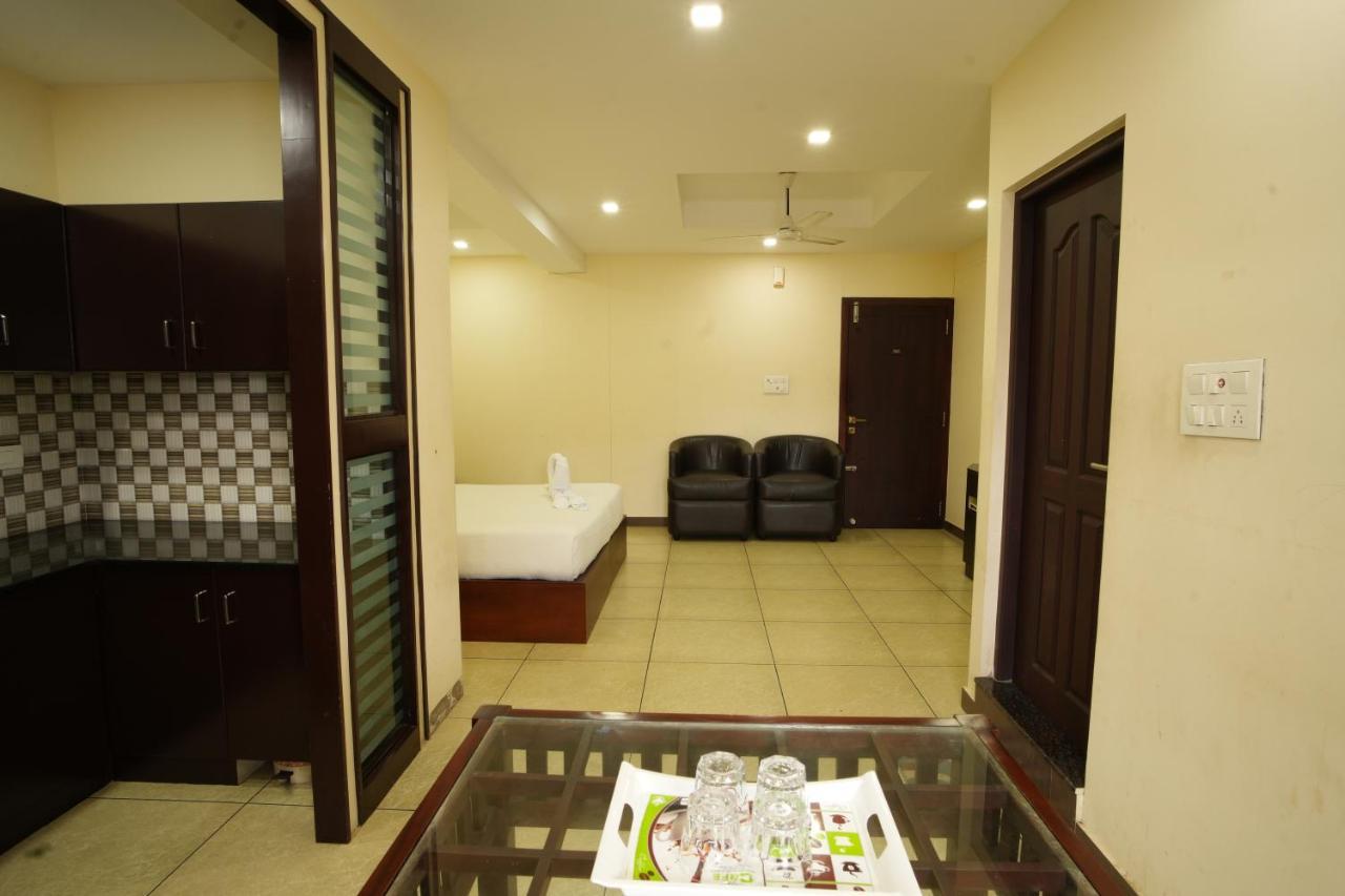K V Suites Kochi Zewnętrze zdjęcie
