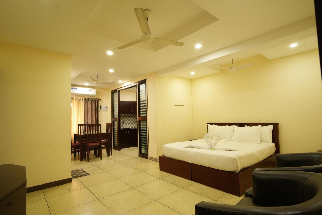 K V Suites Kochi Zewnętrze zdjęcie