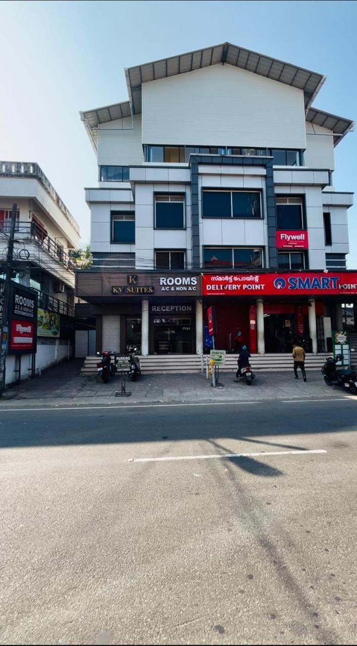 K V Suites Kochi Zewnętrze zdjęcie