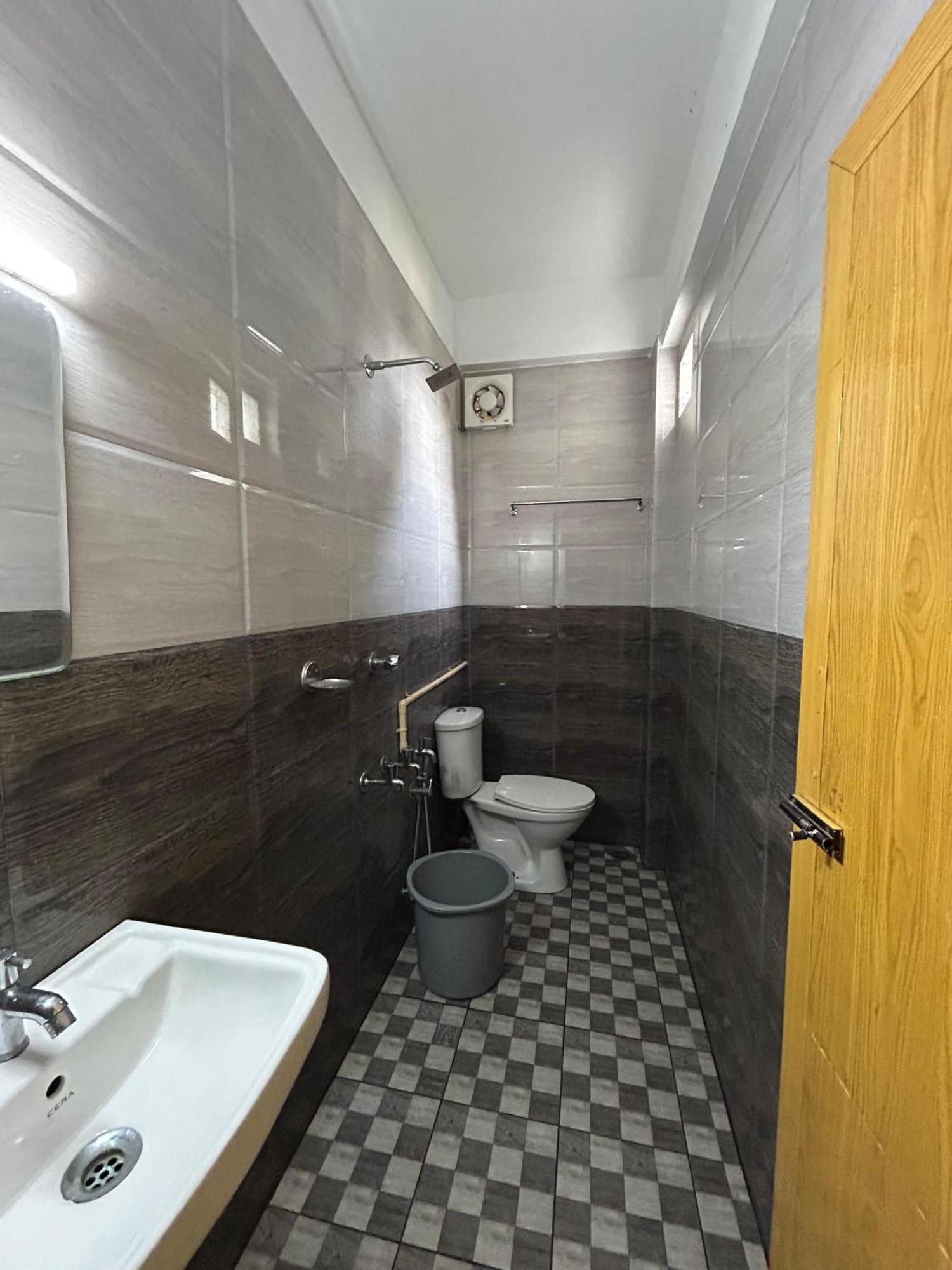 K V Suites Kochi Zewnętrze zdjęcie